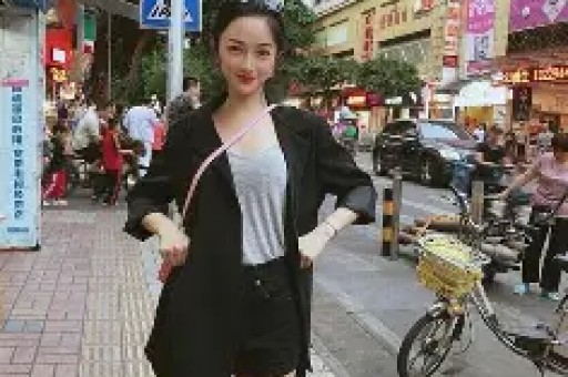 没想到出轨传闻线个月后许凯竟走上了另一条上坡路