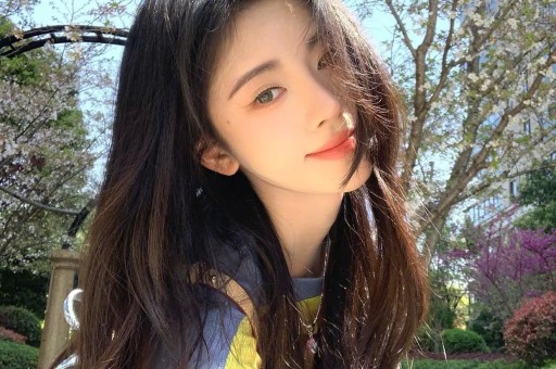 MC Mong爆料：知名女演员与争议人物秘密恋情曝光网友热议！