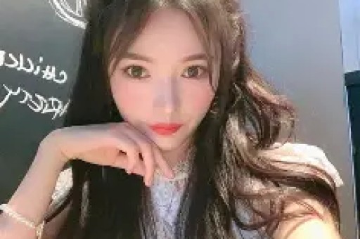 陪睡陪玩只是皮毛继杨玉梅后向佐再曝潜规则关晓彤都遭了殃