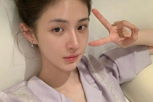 不知羞耻！女教师多次旷工出轨露骨聊天记录被扔学校千人群